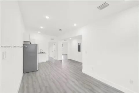 Villa ou maison à louer à Miami, Floride: 3 chambres, 188.41 m2 № 1998023 - photo 19