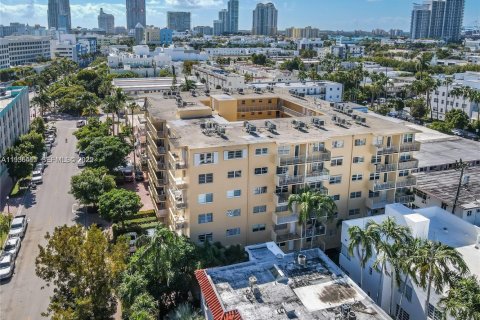 Condominio en venta en Miami Beach, Florida, 1 dormitorio, 66.61 m2 № 1994930 - foto 12