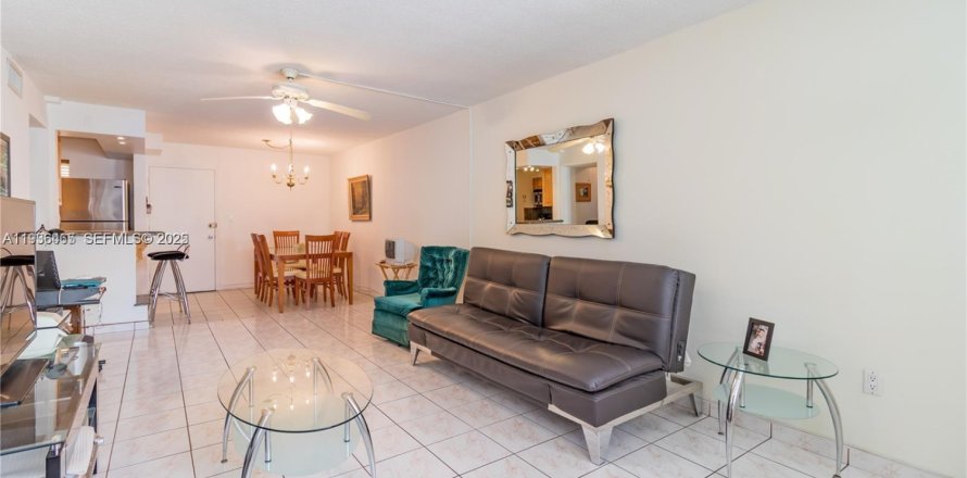 Condominio en Miami Beach, Florida, 1 dormitorio  № 1994930