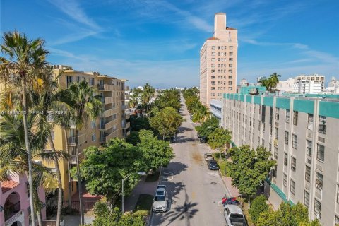 Condominio en venta en Miami Beach, Florida, 1 dormitorio, 66.61 m2 № 1994930 - foto 11