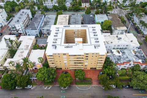 Condominio en venta en Miami Beach, Florida, 1 dormitorio, 66.61 m2 № 1994930 - foto 17