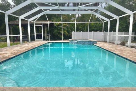 House in Sarasota, Florida 5 bedrooms, 283.44 sq.m. № 2216378 - photo 9