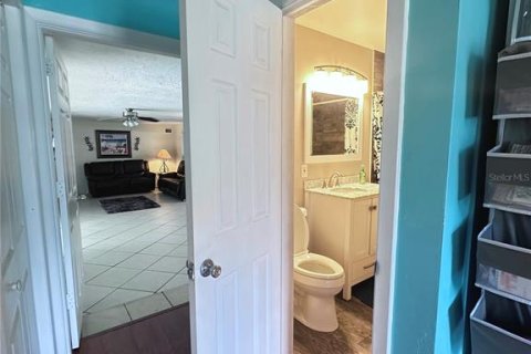 House in Sarasota, Florida 5 bedrooms, 283.44 sq.m. № 2216378 - photo 27