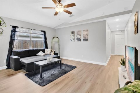 Casa en venta en Orlando, Florida, 3 dormitorios, 108.97 m2 № 2199514 - foto 5