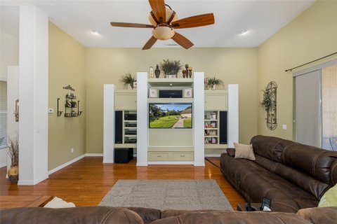 Villa ou maison à vendre à Wesley Chapel, Floride: 5 chambres, 238.76 m2 № 2415589 - photo 9