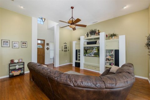 Villa ou maison à vendre à Wesley Chapel, Floride: 5 chambres, 238.76 m2 № 2415589 - photo 10