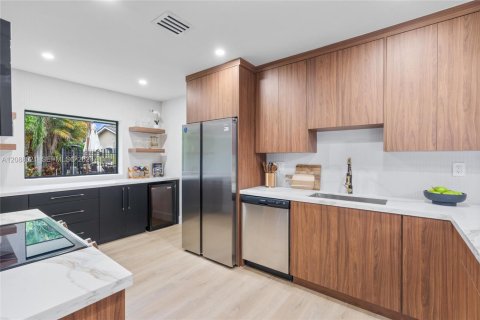 Villa ou maison à vendre à Tamarac, Floride: 3 chambres, 167.5 m2 № 2363655 - photo 7