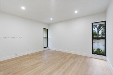 Villa ou maison à vendre à Tamarac, Floride: 3 chambres, 167.5 m2 № 2363655 - photo 15