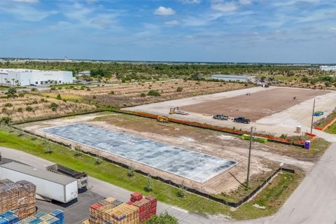 Commercial property in Punta Gorda, Florida № 2135741 - photo 6