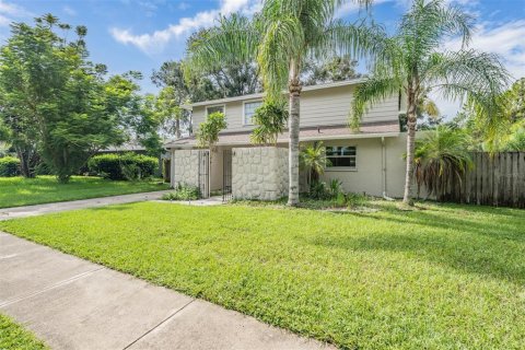 Casa en venta en Tampa, Florida, 4 dormitorios, 166.11 m2 № 1918807 - foto 1