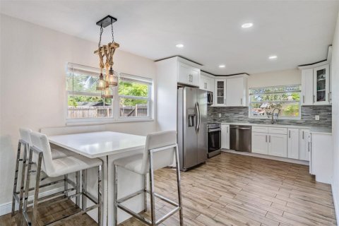 Casa en venta en Tampa, Florida, 4 dormitorios, 166.11 m2 № 1918807 - foto 24