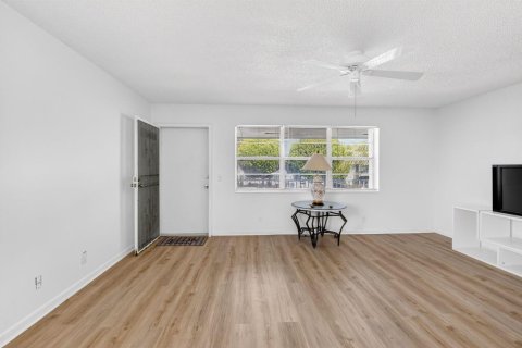 Купить кондоминиум в Бойнтон-Бич, Флорида 4 комнаты, 60.01м2, № 2085646 - фото 8