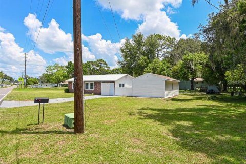 House in Zephyrhills, Florida 5 bedrooms, 122.63 sq.m. № 1916057 - photo 4