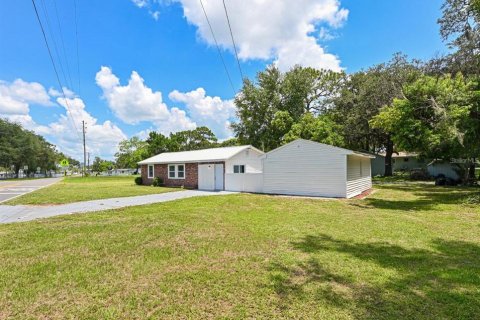 House in Zephyrhills, Florida 5 bedrooms, 122.63 sq.m. № 1916057 - photo 30