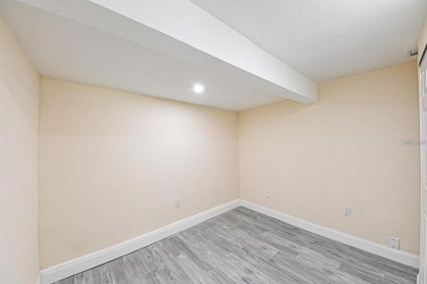 House in Zephyrhills, Florida 5 bedrooms, 122.63 sq.m. № 1916057 - photo 17