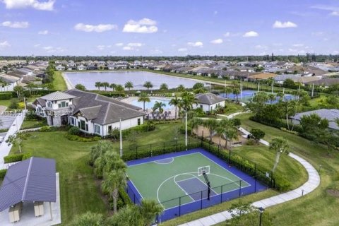 House in Lake Worth, Florida 3 bedrooms, 448.81 sq.m. № 1947602 - photo 6