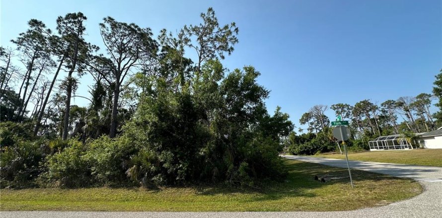 Land in Port Charlotte, Florida № 2164771
