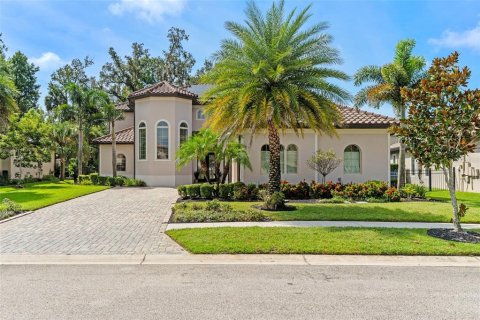 Villa ou maison à vendre à Oviedo, Floride: 5 chambres, 376.07 m2 № 1914689 - photo 1