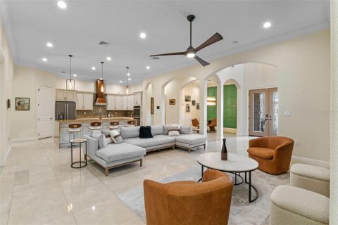 Villa ou maison à vendre à Oviedo, Floride: 5 chambres, 376.07 m2 № 1914689 - photo 3
