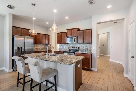 House in Brandon, Florida 4 bedrooms, 216.65 sq.m. № 1806824 - photo 7