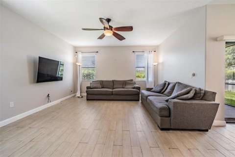 House in Brandon, Florida 4 bedrooms, 216.65 sq.m. № 1806824 - photo 10