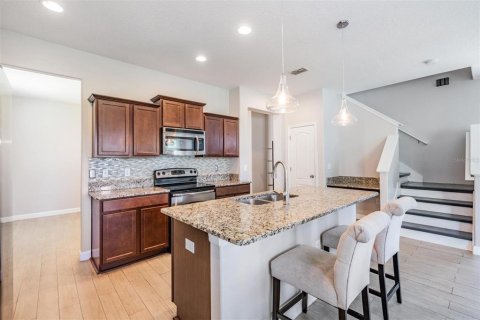 House in Brandon, Florida 4 bedrooms, 216.65 sq.m. № 1806824 - photo 4