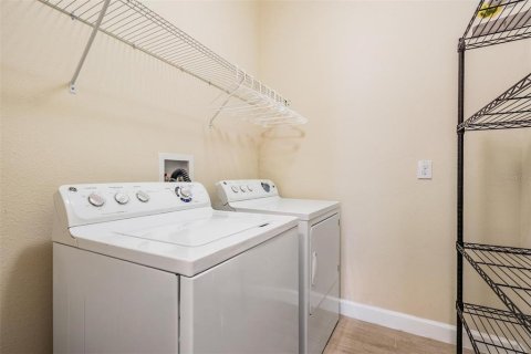 House in Brandon, Florida 4 bedrooms, 216.65 sq.m. № 1806824 - photo 21