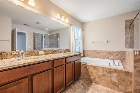 House in Brandon, Florida 4 bedrooms, 216.65 sq.m. № 1806824 - photo 15