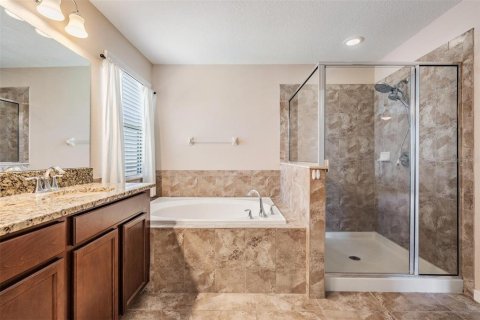 House in Brandon, Florida 4 bedrooms, 216.65 sq.m. № 1806824 - photo 14