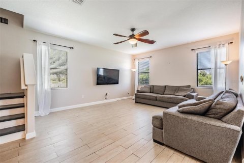 House in Brandon, Florida 4 bedrooms, 216.65 sq.m. № 1806824 - photo 8