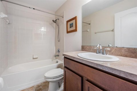 House in Brandon, Florida 4 bedrooms, 216.65 sq.m. № 1806824 - photo 19