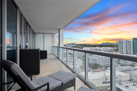 Condominio en venta en Miami Beach, Florida, 2 dormitorios, 96.15 m2 № 1726603 - foto 1
