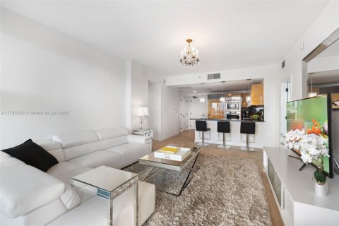 Condominio en venta en Miami Beach, Florida, 2 dormitorios, 96.15 m2 № 1726603 - foto 13