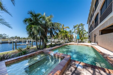 Copropriété à louer à Punta Gorda, Floride: 3 chambres, 173.91 m2 № 291310 - photo 3