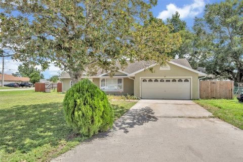 Villa ou maison à vendre à Deltona, Floride: 3 chambres, 173.26 m2 № 1885638 - photo 1