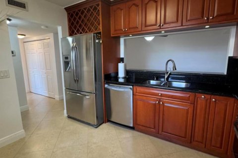 Condo in West Palm Beach, Florida, 2 bedrooms  № 2176220 - photo 9