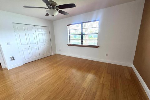 Condo in West Palm Beach, Florida, 2 bedrooms  № 2176220 - photo 18