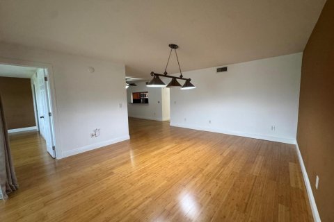 Condo in West Palm Beach, Florida, 2 bedrooms  № 2176220 - photo 12