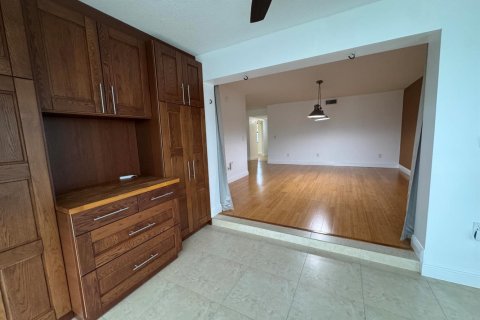 Condo in West Palm Beach, Florida, 2 bedrooms  № 2176220 - photo 22