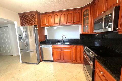 Condo in West Palm Beach, Florida, 2 bedrooms  № 2176220 - photo 6