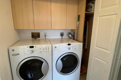 Condo in West Palm Beach, Florida, 2 bedrooms  № 2176220 - photo 28