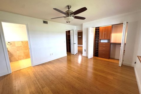 Condo in West Palm Beach, Florida, 2 bedrooms  № 2176220 - photo 16