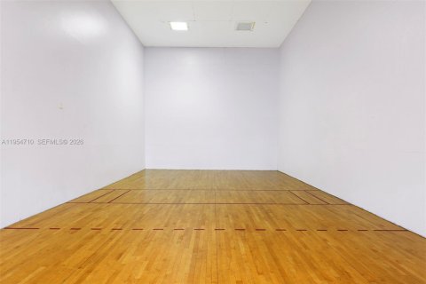 Condo in Aventura, Florida, 2 bedrooms  № 2009940 - photo 13