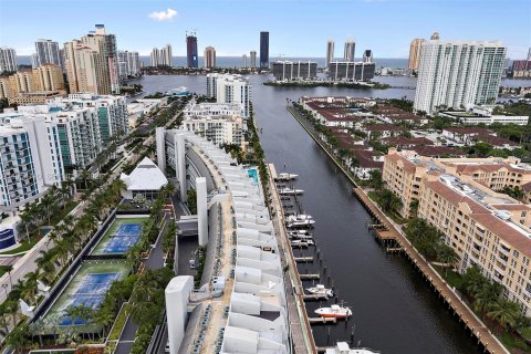 Condo in Aventura, Florida, 2 bedrooms  № 2009940 - photo 5