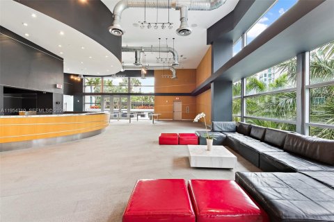 Condo in Aventura, Florida, 2 bedrooms  № 2009940 - photo 9