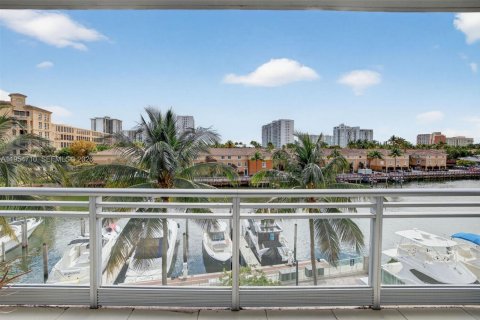 Купить кондоминиум в Авентура, Флорида 2 спальни, 144.18м2, № 2009940 - фото 28