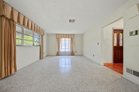 Villa ou maison à vendre à Temple Terrace, Floride: 3 chambres, 162.39 m2 № 2401209 - photo 16