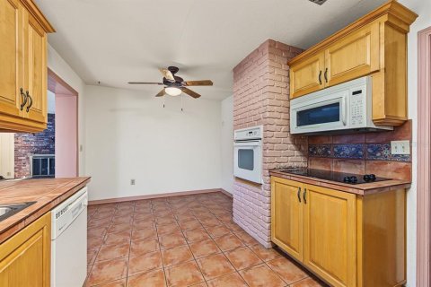 Villa ou maison à vendre à Temple Terrace, Floride: 3 chambres, 162.39 m2 № 2401209 - photo 12