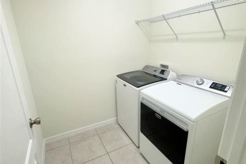 House in TIVOLI RESERVE in Davenport, Florida 4 bedrooms, 163.51 sq.m. № 1781263 - photo 8