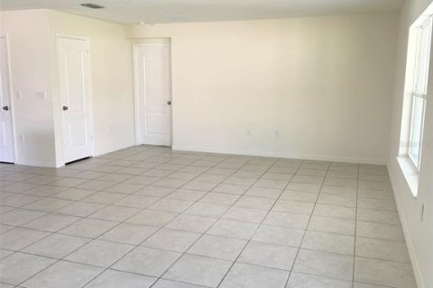 House in TIVOLI RESERVE in Davenport, Florida 4 bedrooms, 163.51 sq.m. № 1781263 - photo 9